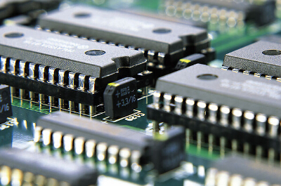 推動中國電子信息產(chǎn)業(yè)朝著高端化、品牌化、國際化發(fā)展