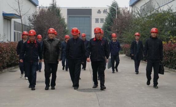 集團領(lǐng)導金輝帶隊赴海紅軸承、電器開關(guān)進行工作調(diào)研